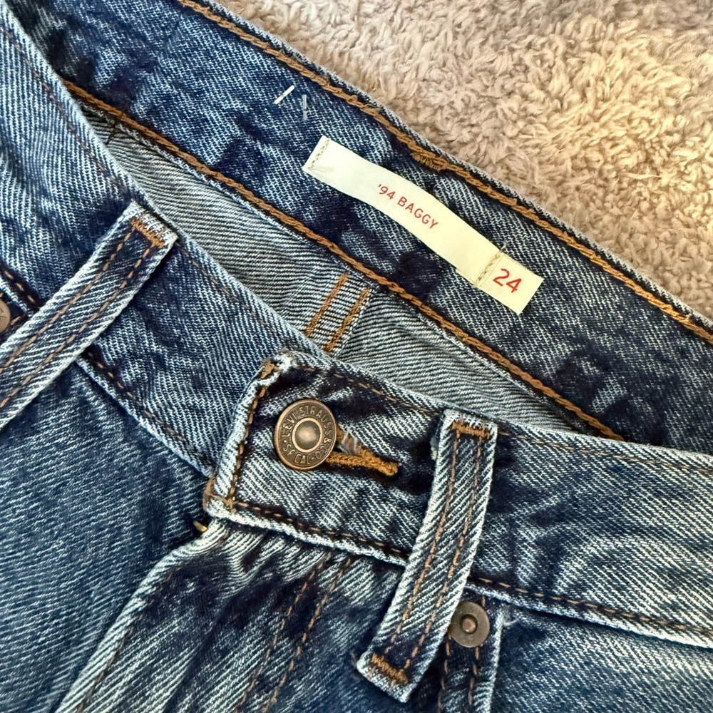 NWOT Levis 94 Baggy Jeans Size 24